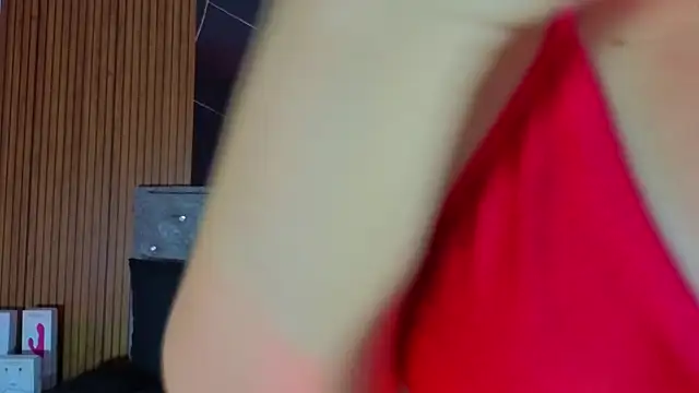 Sophiexx  online show from 10, 4, 2026