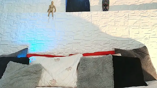 Eliassalvatore  online show from 28, 5, 2026
