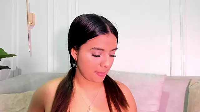 DulceQueen1 online show from 12, 4, 2026