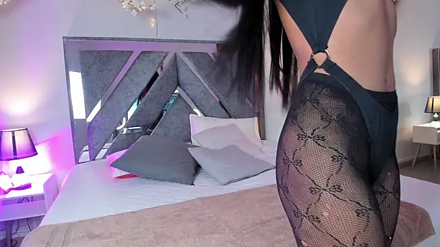 Esmeralda carrascal online show from 2, 4, 2026