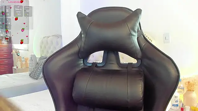 Snapshot of LuuluBerry chatting on 1, 3, 2026 LuuluBerry online show from 1, 3, 2026