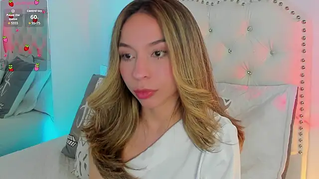 Snapshot of LuuluBerry chatting on 2, 3, 2026 LuuluBerry online show from 2, 3, 2026