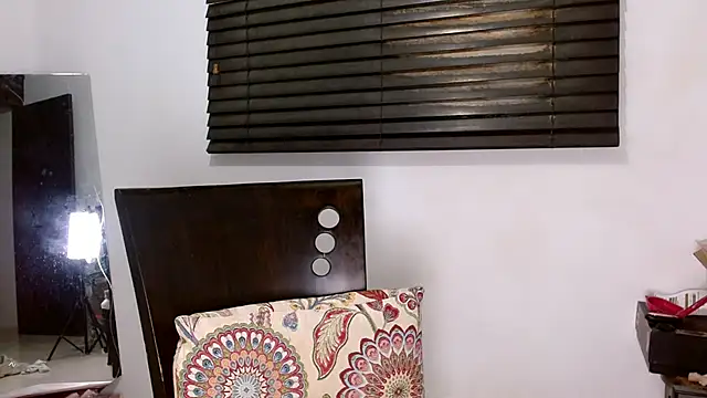 MiaDiamontLatin online show from 18, 4, 2026