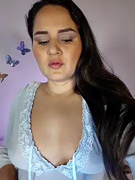 yissela92 online show from 9, 4, 2026