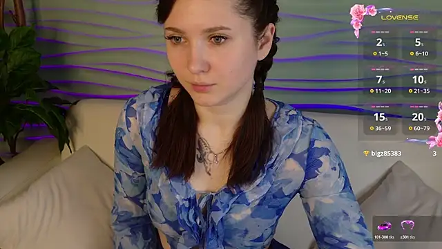 Snapshot of Tiny_BunnyX chatting on 1, 3, 2026 Tiny BunnyX online show from 1, 3, 2026