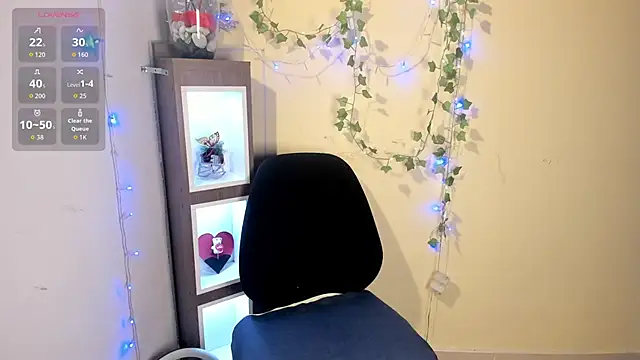 Snapshot of little__eva chatting on 11, 5, 2026 little eva online show from 11, 5, 2026