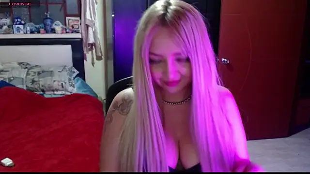 Snapshot of Cammile__Iryna chatting on 22, 6, 2026 Cammile Iryna online show from 22, 6, 2026