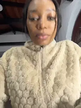 Snapshot of MiaDiamod chatting on 5, 6, 2026 MiaDiamod online show from 5, 6, 2026