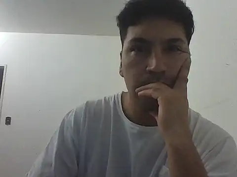 Snapshot of LeCorbu10 chatting on 19, 4, 2026 LeCorbu10 online show from 19, 4, 2026