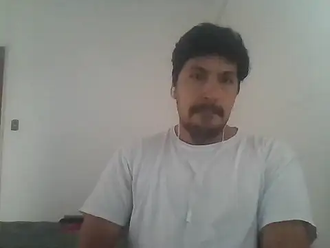 Snapshot of LeCorbu10 chatting on 15, 4, 2026 LeCorbu10 online show from 15, 4, 2026