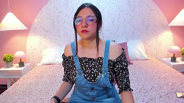 Snapshot of Angelie_Rosebrm chatting on 19, 2, 2026 Angelie Rosebrm online show from 19, 2, 2026