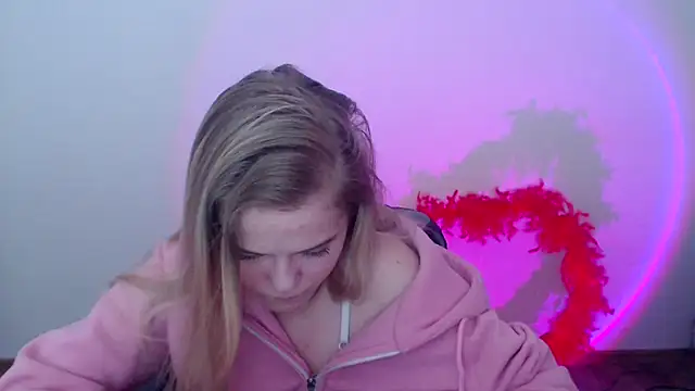 Snapshot of FoxiLana chatting on 28, 2, 2026 FoxiLana online show from 28, 2, 2026