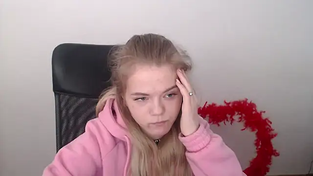 Snapshot of FoxiLana chatting on 19, 2, 2026 FoxiLana online show from 19, 2, 2026