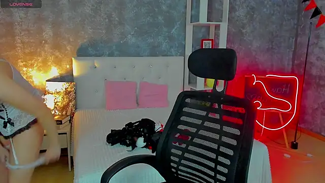 tina xx tina online show from 7, 4, 2026