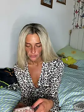 ScarlettGold  online show from 16, 5, 2026
