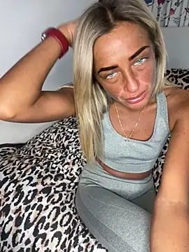 ScarlettGold  online show from 12, 3, 2026