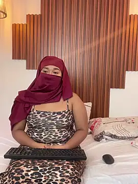 Snapshot of Desert_queens chatting on 3, 3, 2026 Desert queens online show from 3, 3, 2026