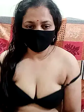 Snapshot of Desi_Heat_Couple chatting on 27, 2, 2026 Desi Heat Couple online show from 27, 2, 2026