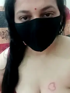 Snapshot of Desi_Heat_Couple chatting on 28, 2, 2026 Desi Heat Couple online show from 28, 2, 2026