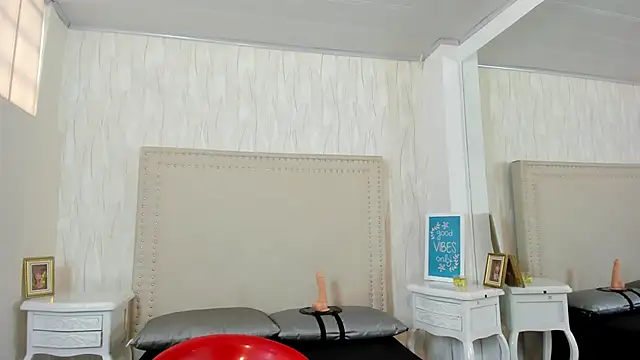 FernandaAvilax online show from 28, 4, 2026