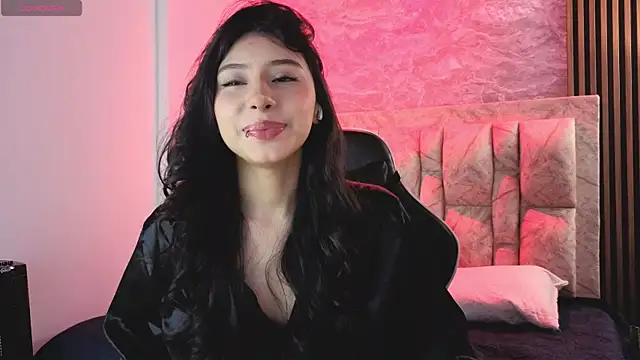 chloe bluee  online show from 24, 4, 2026
