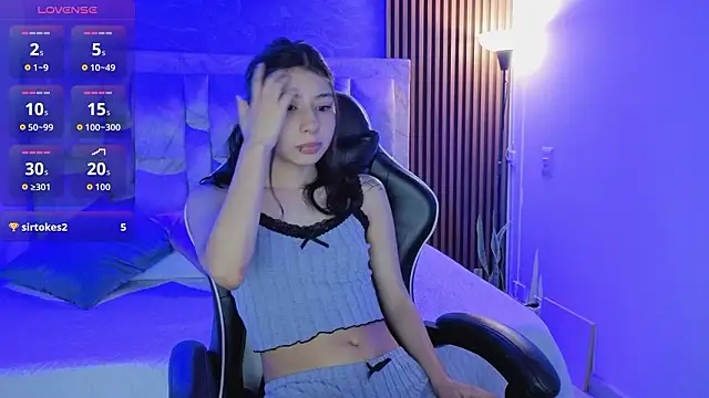 chloe bluee  online show from 26, 3, 2026