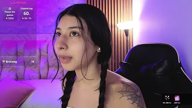 chloe bluee  online show from 18, 4, 2026