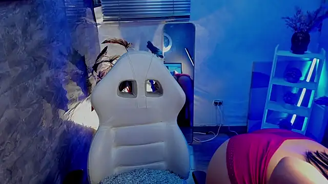 SophyAdams online show from 4, 4, 2026