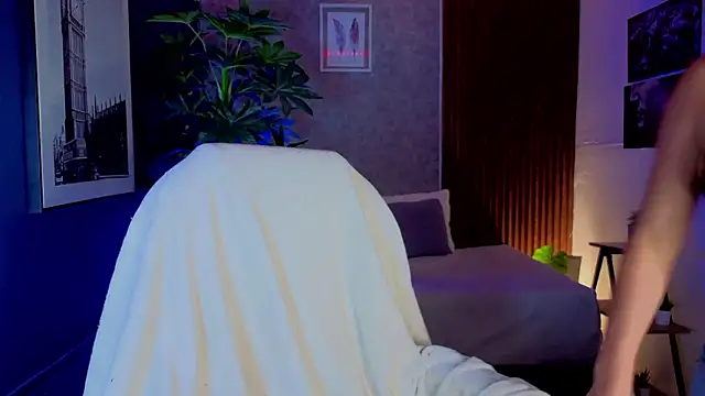 SophyAdams online show from 8, 3, 2026