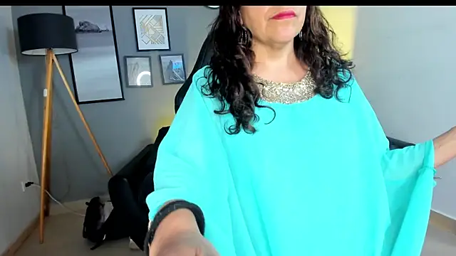 Ivonne 4 online show from 16, 7, 2026