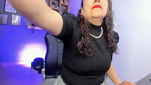 Ivonne 4 online show from 8, 7, 2026