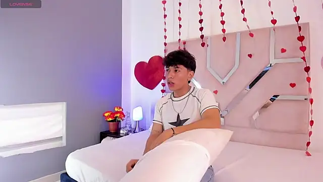 Snapshot of Angel_Lux chatting on 25, 2, 2026 Angel Lux online show from 25, 2, 2026