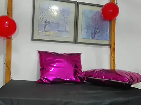 Xamira hot online show from 20, 2, 2026