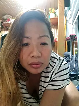 Snapshot of charmine1 chatting on 18, 2, 2026 charmine1 online show from 18, 2, 2026