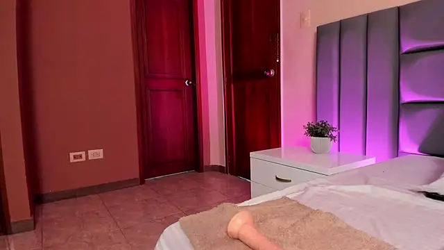 KatrionaNyx online show from 28, 4, 2026