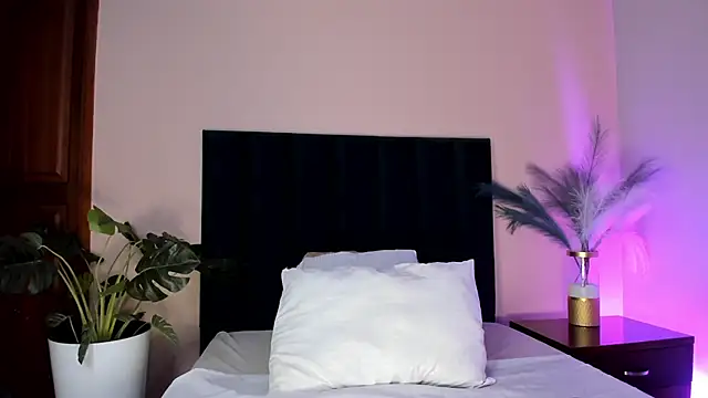 AnnaDenver online show from 11, 4, 2026