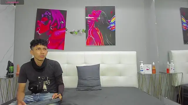 ahsly78Bryan online show from 14, 4, 2026