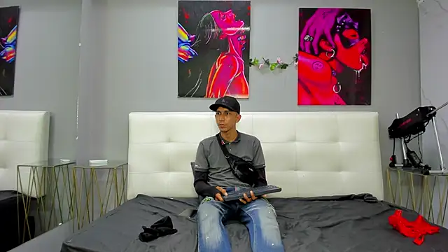 ahsly78Bryan online show from 28, 4, 2026