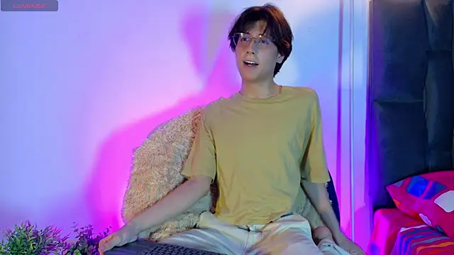 lui x dust online show from 13, 4, 2026