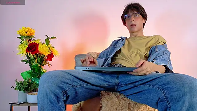 lui x dust online show from 4, 4, 2026