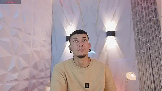 Logan and Reachel online show from 20, 3, 2026