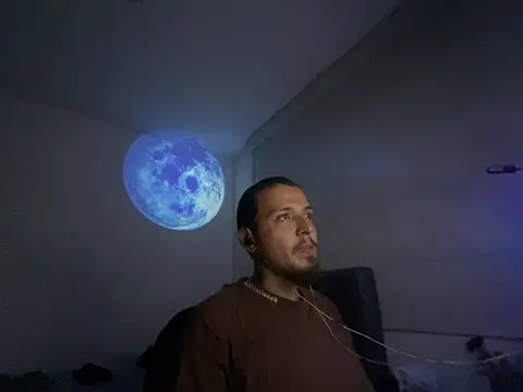Maximo Garcia17 online show from 10, 8, 2026