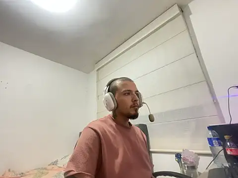 Maximo Garcia17 online show from 8, 3, 2026