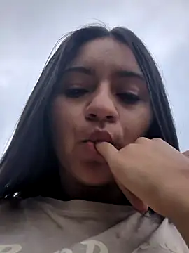 DulceCaroX online show from 9, 4, 2026