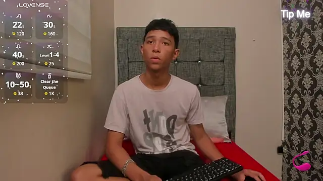 Little Twink19x online show from 5, 5, 2026