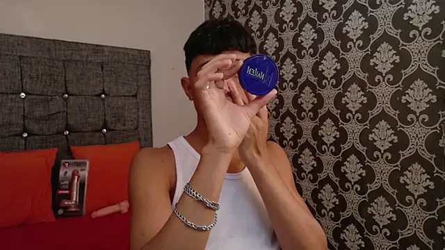 Little Twink19x online show from 27, 5, 2026