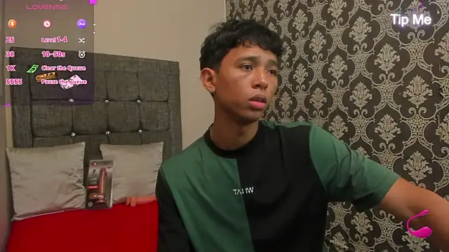 Little Twink19x online show from 18, 5, 2026