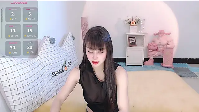 Snapshot of Luckmia333 chatting on 2, 4, 2026 Luckmia333 online show from 2, 4, 2026