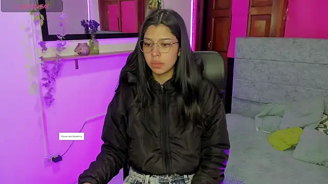 Aysha winxs online show from 15, 4, 2026