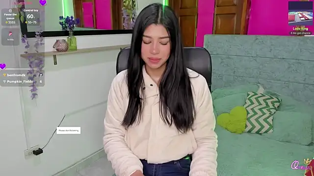 Aysha winxs online show from 4, 4, 2026